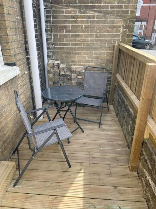 Stylish 1 Bedroom Flat In Heart Of Cowes Cowes  Extérieur photo