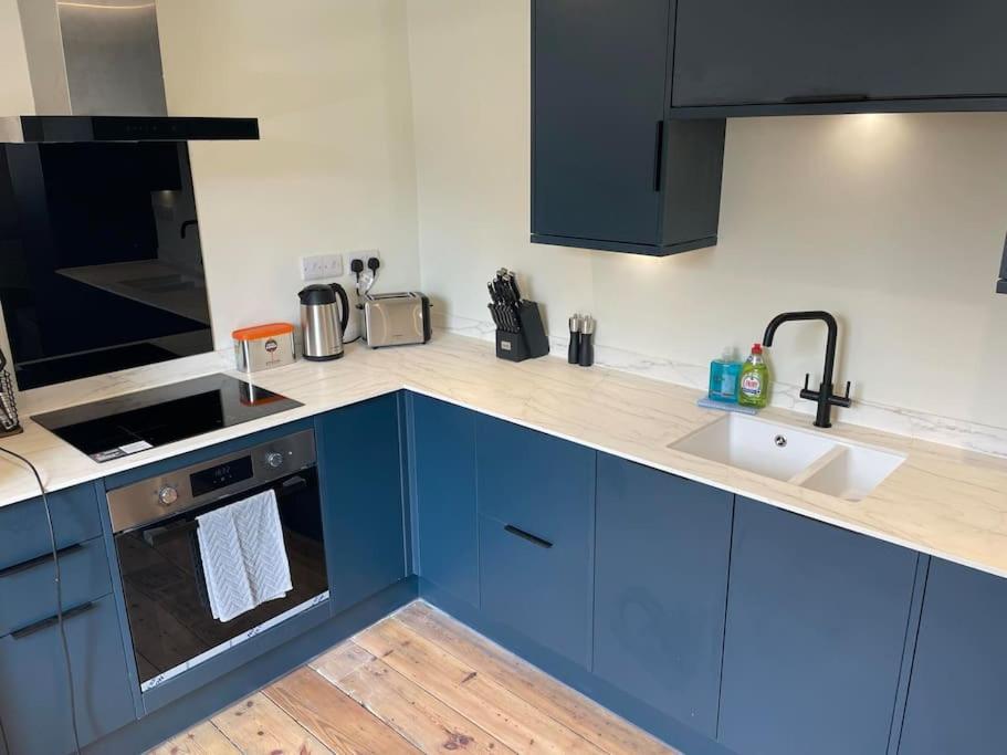 Stylish 1 Bedroom Flat In Heart Of Cowes Cowes  Extérieur photo