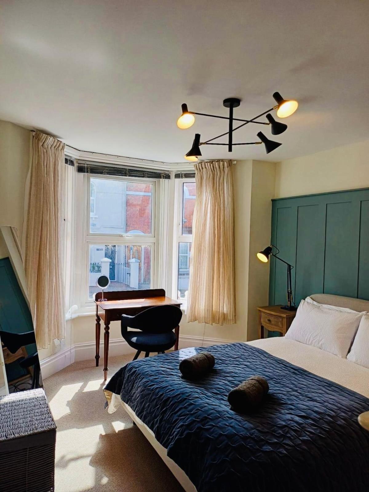 Stylish 1 Bedroom Flat In Heart Of Cowes Cowes  Extérieur photo