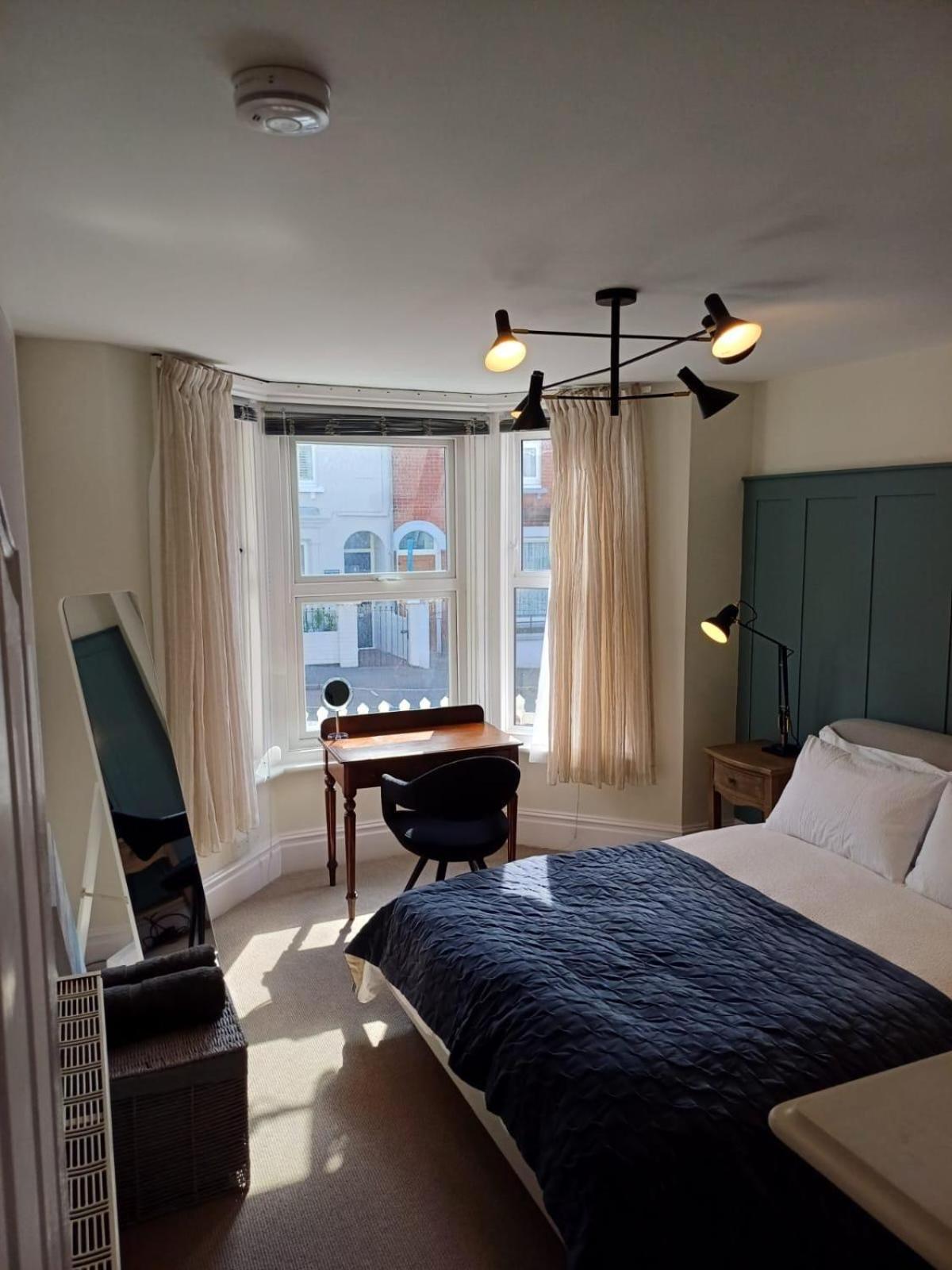 Stylish 1 Bedroom Flat In Heart Of Cowes Cowes  Extérieur photo